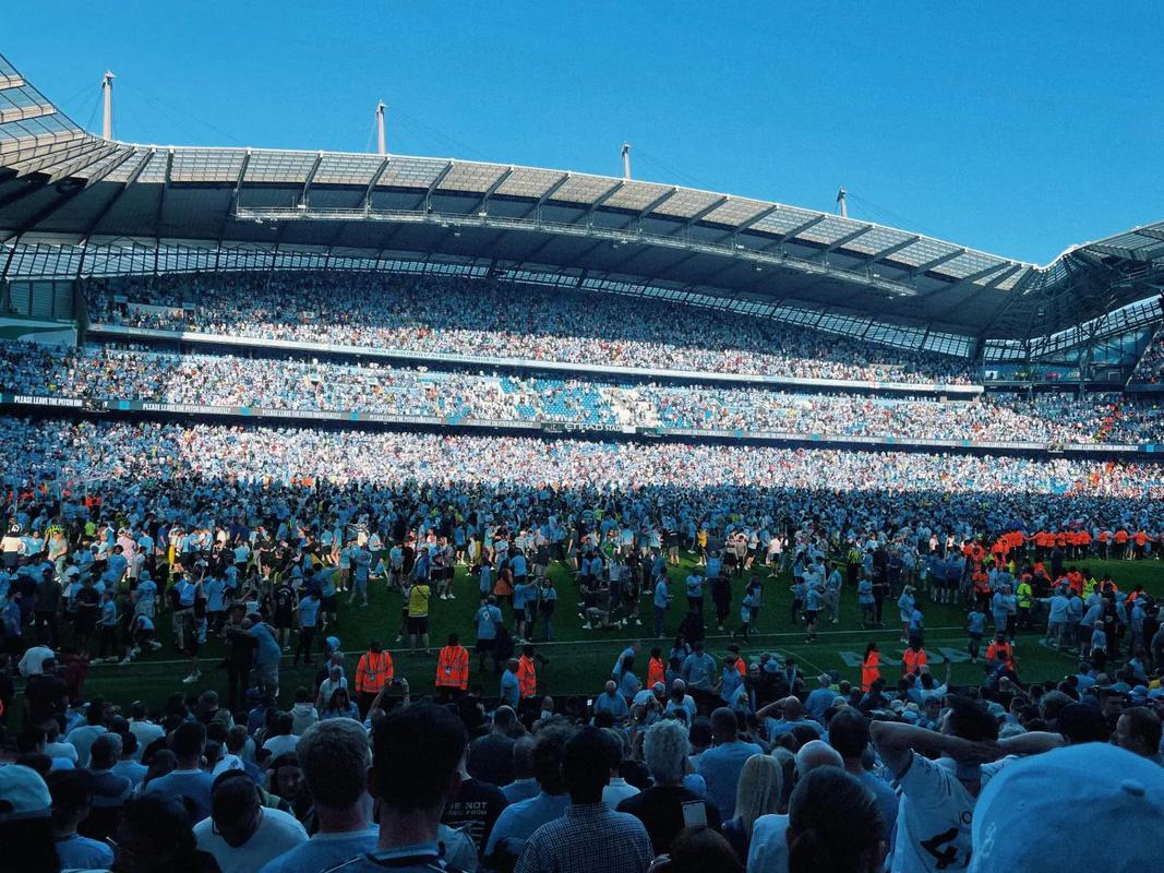 篮球勇士球星单场命中三分刷新纪录