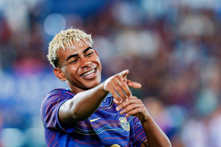 萨尼亚选择内马尔为自己最难对付的对手，廷贝尔选择梅西