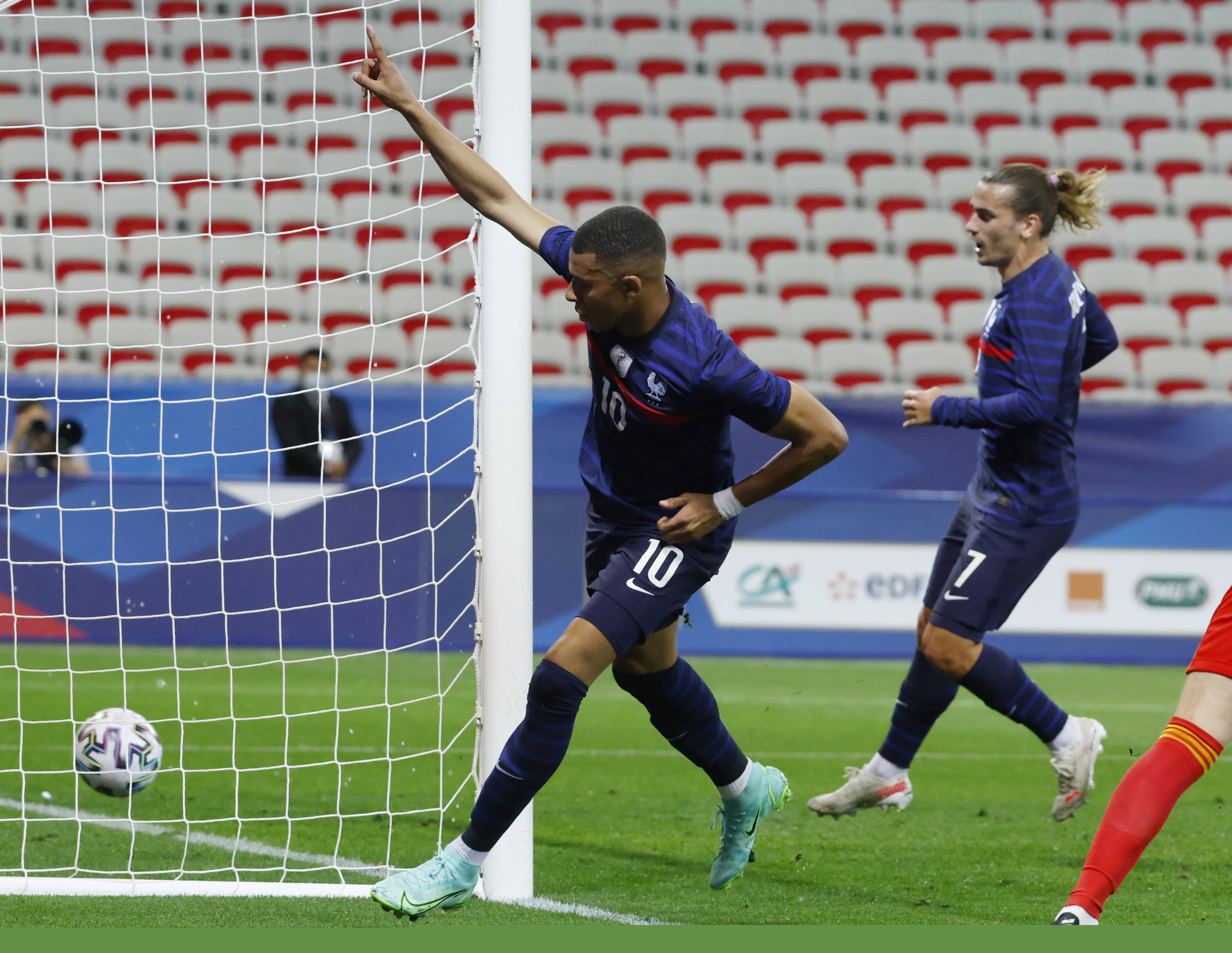 拉蒙：我喜欢观察米利唐来提升自己；意大利的面食和披萨一流