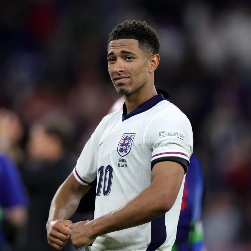 葡媒：本菲卡在考虑冬窗引进格雷罗，穆里尼奥很看好他