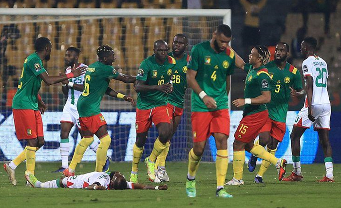 解析国米中场名将，球迷怒斥到莱万为他点赞，双刃剑用好能成惊喜