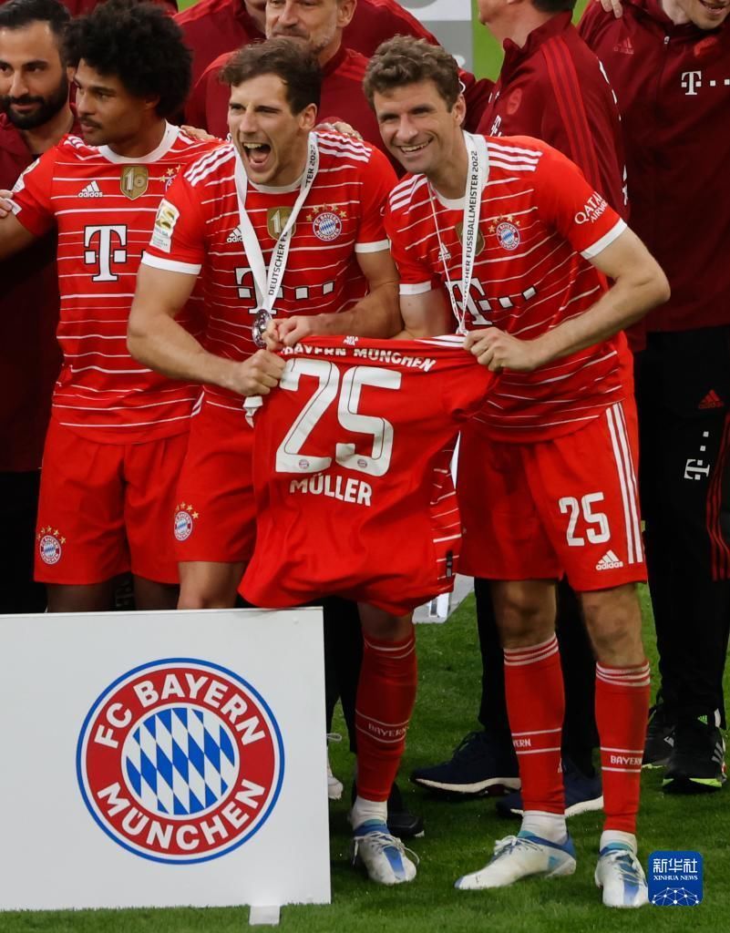 平均23.34岁，巴萨昨日首发阵容是队史近95年最年轻11人