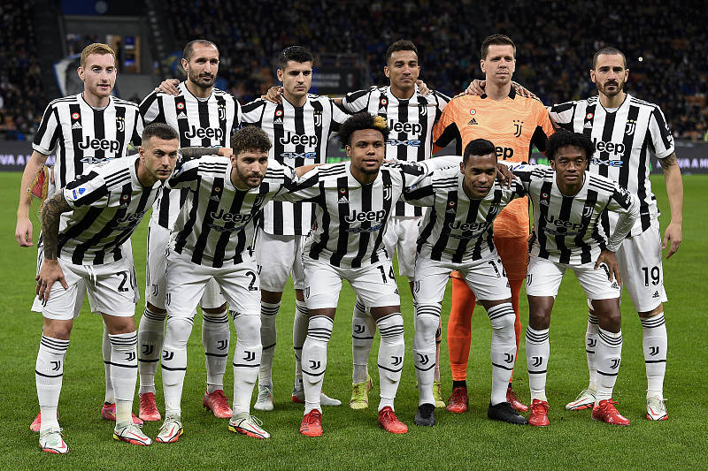 巴萨在塞维利亚对阵贝蒂斯的百年对决：历史的延续与未来的碰撞